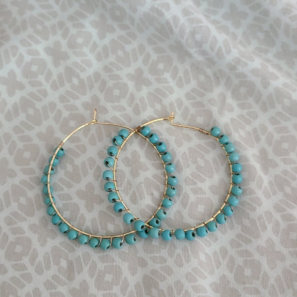 Hoop earrings with turquoise beads